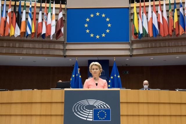 Komission puheenjohtajan Ursula von der Leyen pitämässä unionin tilaa koskevaa puhetta 2020